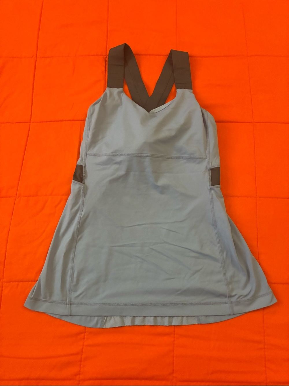 Lululemon Womens 8 Blue Gray Criss Cross Back Tank Top Built In Bra Mesh Panel